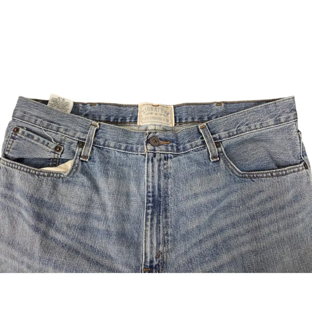 Signature by Levi Strauss & Co. Low Boot Jeans Light Wash 38x30 - Like New